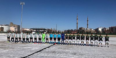 Kars 36 Spor’dan Eksi 8 Derece Soğuk Havada Gol Şov: 7-1