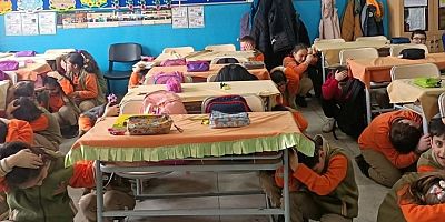 Kars AFAD Müdürlüğünce ''Deprem Anı ve Tahliye Tatbikatı'' gerçekleştirildi