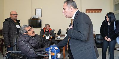 Kars Belediye Başkanı Senger, Dolunay Derneği'ni ziyaret etti