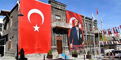 Kars Belediyesi’nden 102. Yıla Özel Kutlama