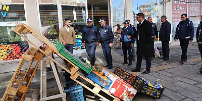 Kars Belediyesi’nden kaldırım işgallerine karşı denetim