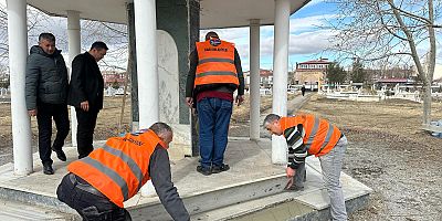 Kars Belediyesinden mezarlıklarda hummalı çalışma...