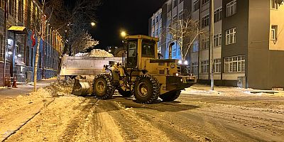 Kars Belediyesinin Kar  Temizleme çalışmaları devam ediyor