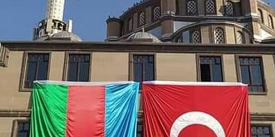 Kars Ehlibeyt Işıklı Camii’nden Karabağ Zaferi’ne Anlamlı Kutlama