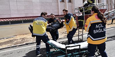 Kars Emniyet Müdürlüğü'nden gerçeğini aratmayan tatbikat