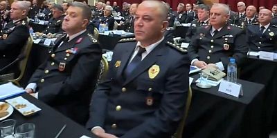 Kars Emniyet Müdürü Saka ve Jandarma Komutanı Kiper Güvenlik Toplantısına katıldı 