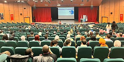 Kars Emniyeti'nden Üniversite Öğrencisine Terörle Mücadele Eğitimi