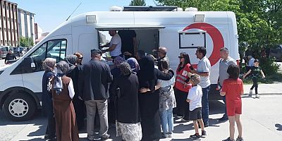 Kars Kızılay Şubesi, YKS Heyecanı Yaşayan Gençlere Moral Desteği Verdi