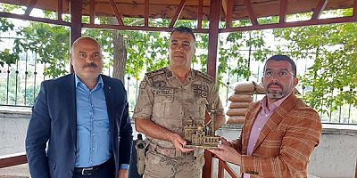 Kars Milletvekili Adem Çalkın, İl Jandarma Komutanı Albay Ayçiçek’e veda ziyaretinde