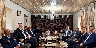 Kars protokolü, CHP Milletvekili İnan Akgün Alp’in köyünde buluştu
