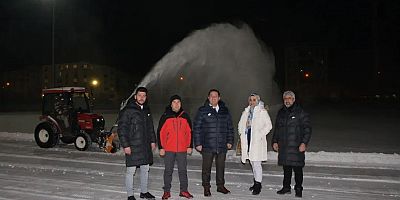 Kars Şehir Stadyumu’nun Karları Temizleniyor