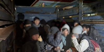 Kars’ta 19 düzensiz göçmen yakalandı, 3 şüpheli tutuklandı