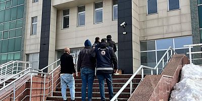Kars’ta 23 Düzensiz Göçmen Yakalandı, 3 Şüpheli Tutuklandı