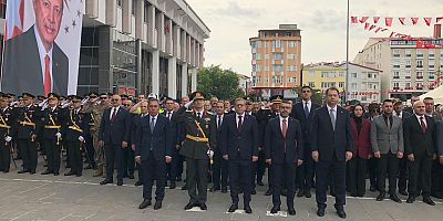 Kars’ta 30 Ağustos Zafer Bayramı Hava Muhalefeti Engeline Takıldı
