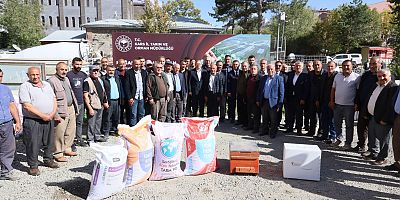 Kars’ta Afetlerden Zarar Gören Üreticilere Tohum Dağıtıldı