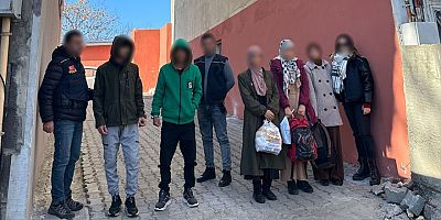 Kars'ta Afganistan uyruklu 5 düzensiz göçmen yakalandı