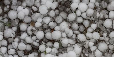 Kars'ta Ceviz Büyüklüğünde Dolu Yağdı...