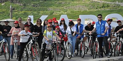 Kars’ta, çevre için pedal çevirdiler