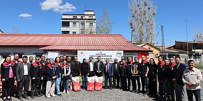 Kars'ta çiftçilere ücretsiz tohum dağıtıldı
