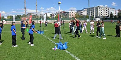 Kars’ta Çocuklar Geleneksel Oyunlarla Buluştu