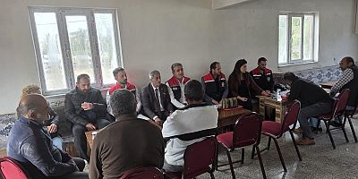 Kars'ta Cuma Buluşmaları Kapsamında Üreticiler Bilgilendiriliyor
