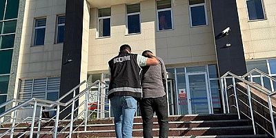 Kars’ta, ehliyet sınavında kopya çektiren organizatör tutuklandı