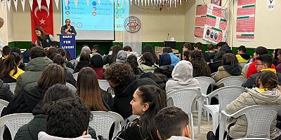 Kars'ta güvenli ve bilinçli internet kullanımı anlatıldı