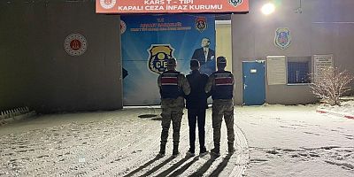 Kars'ta hırsızlık suçundan aranan şahıs Jandarma ekiplerince yakalandı