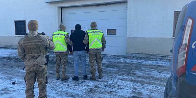 Kars'ta hırsızlık suçundan aranan şahıs Jandarma ekiplerince yakalandı