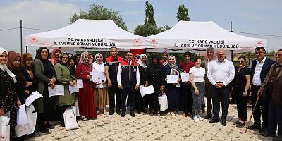 Kars'ta Kadın Üreticilere Yönelik Süt Sağımı Hijyeni Eğitimi Tamamlandı