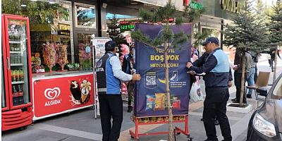 Kars'ta, kaldırım işgali denetimleri devam ediyor