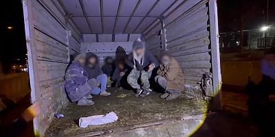 Kars’ta kamyon kasasında 12 Düzensiz Göçmen Yakalandı, 4 Şüpheli Tutuklandı