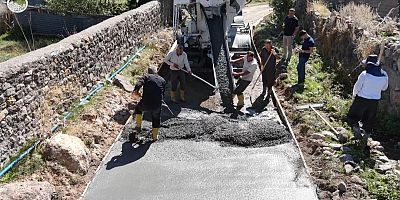 Kars’ta Köy Yollarında Beton Yol Çalışmaları Sürüyor