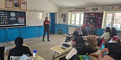 Kars'ta Köylü Kadınlara KADES uygulaması anlatıldı