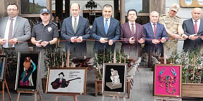 Kars’ta, mahkumların el emekleri sergilendi