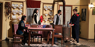 Kars’ta “Ocak” isimli tiyatro oyunun ilk gösterimi sahnelendi