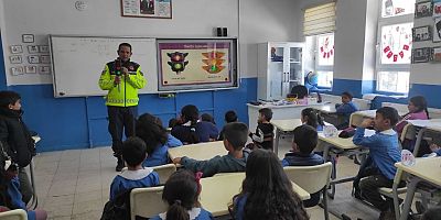 Kars'ta öğrencilere yönelik trafik eğitimi verildi