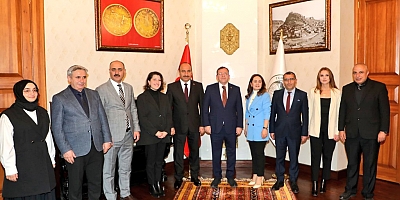 Kars’ta Öğretmenler Günü kutlandı