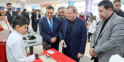 Kars’ta özel bir okul tarafından Kültür ve Sanat Şenliği düzenlendi