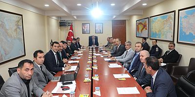 Kars’ta Sahipsiz Hayvanlar İçin Yeni Tedbirler Masaya Yatırıldı