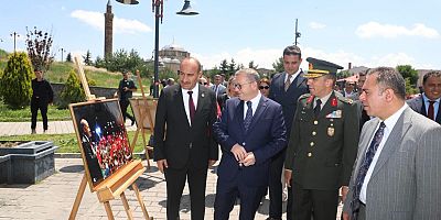 Kars'ta Şehitler ve Gaziler Anısına Resim ve Fotoğraf Sergisi Açıldı