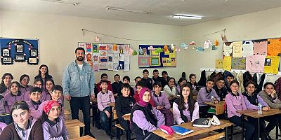 Kars'ta Siber Zorbalık ve Güvenli İnternet Kullanımı Eğitimi verildi