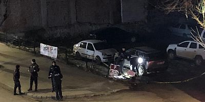 Kars’ta Park halindeki araca  Silahlı Saldırı