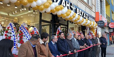 Kars'ta Siyah - Beyaz Mağazası Dualarla Açıldı!