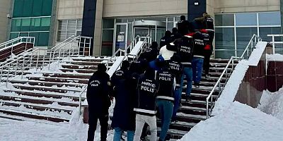 Kars'ta tefecilere şafak baskını: 4 Şahısa işlem başlatıldı