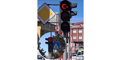 Kars’ta trafik ışıklarında milli birlik duygusu pekiştirildi