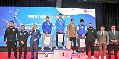 Kars’ta U15 Güreş Türkiye Şampiyonası’nda Madalyalar Sahiplerini Buldu