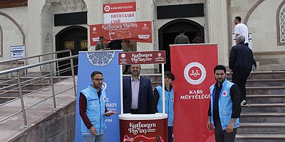 Kars’ta vekaletle kurban tanıtım standı açılmaya devam ediliyor