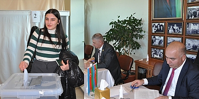 Kars'ta Yaşayan Azerbaycan'lılar sandık başına gitti...