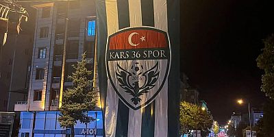 Kars’ta Sokaklar Kars 36 Spor Bayraklarıyla Donatıldı